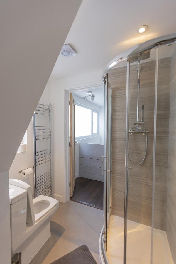 Beautiful Detached 1 Bedroom Apartment 엘섬 외부 사진